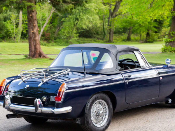 MG MG-B & MG-C soft top, produced in Haartz Colonial Vinyl and comes with 3 plastic heat sealed windows